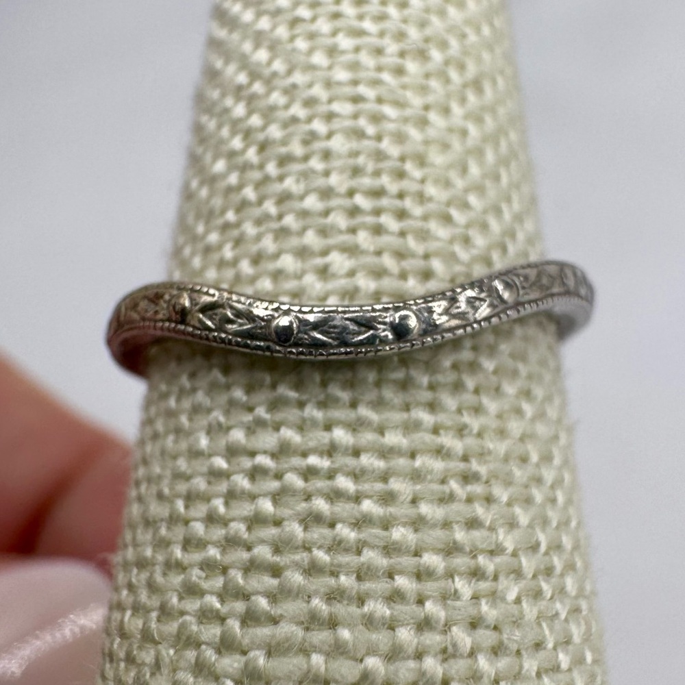 Delicate Silver Floral-Engraved Women's Ring
